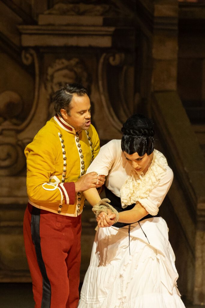 Julien Behr in the role of Don José - Carmen - Opéra royal de Versailles © Edouard Brane