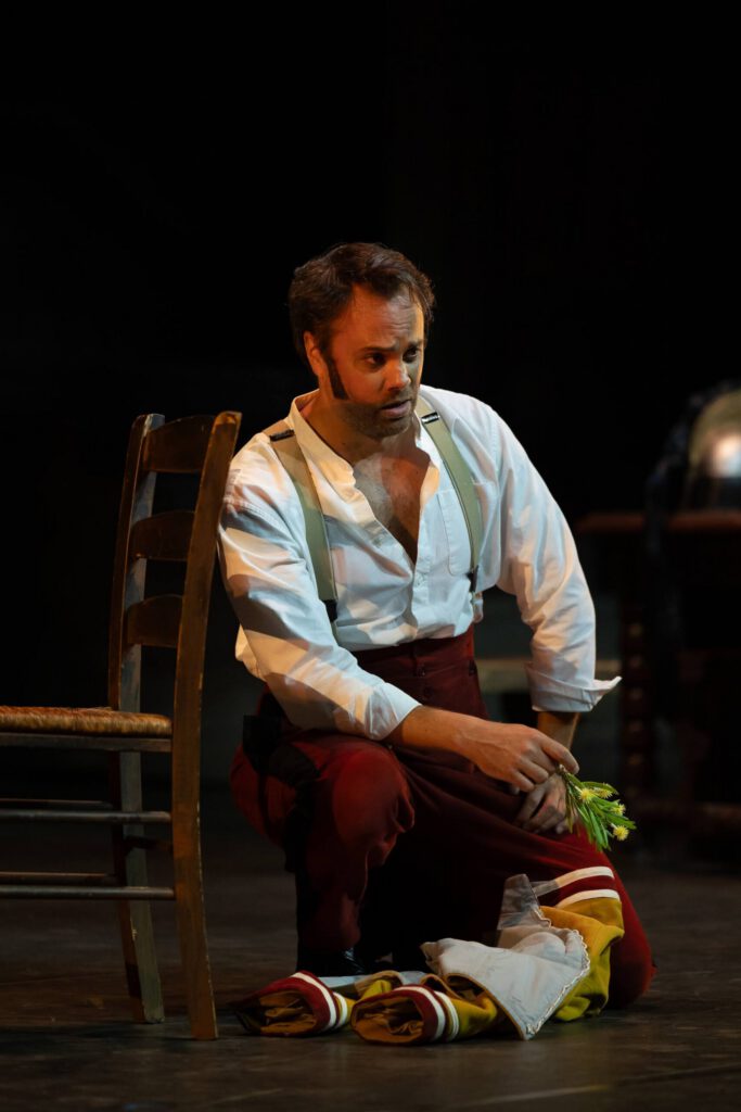 Julien Behr in Don José - Carmen - Opéra Royal de Versailles © Edouard Brane