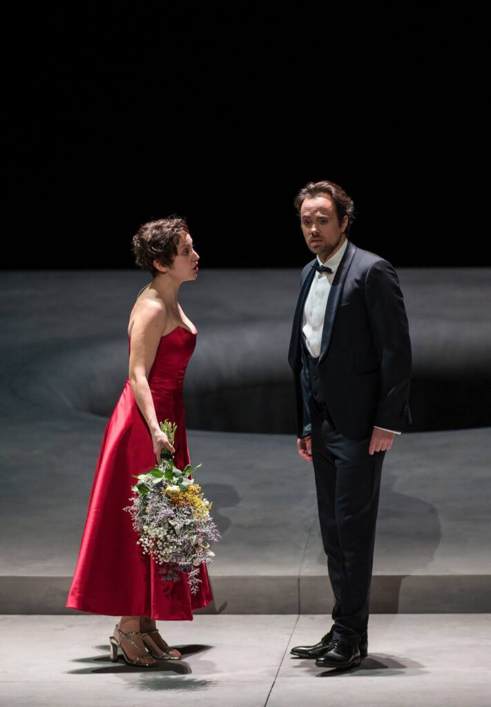 Julien Behr in the role of Pelleas, here with Vannina Santoni - Pelléas et Mélisande - Opéra de Lille