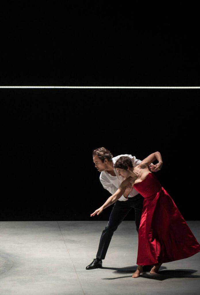Julien Behr in the role of Pelleas, here with Vannina Santoni - Pelléas et Mélisande - Opéra de Lille