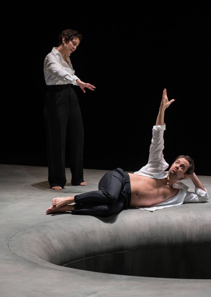 Julien Behr in the role of Pelleas, here with Vannina Santoni - Pelléas et Mélisande - Opéra de Lille